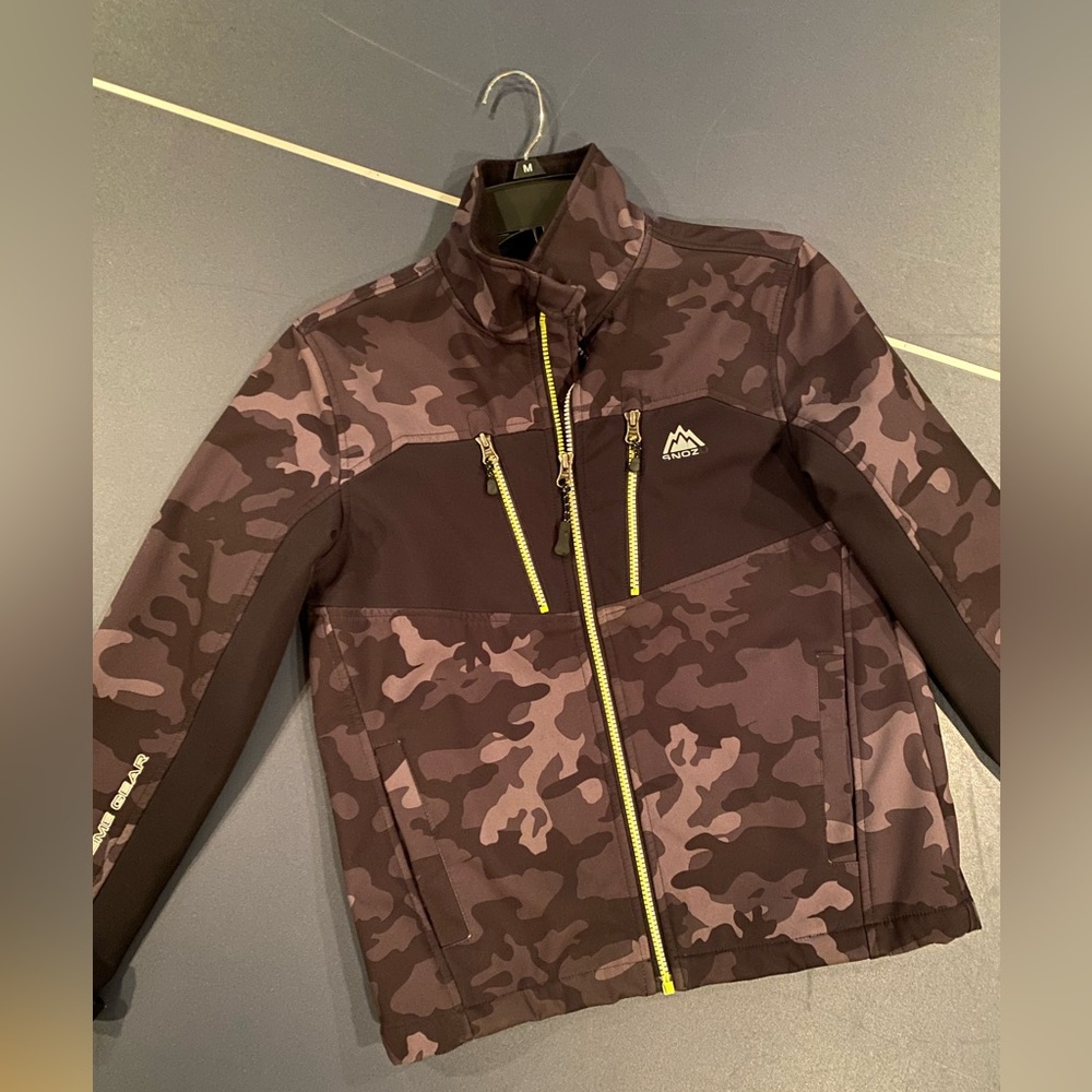 Kids Snozu Camo Extreme Gear Soft Shell Jacket M 10/12